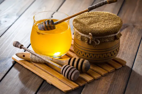 Taraktaki bal arısı.