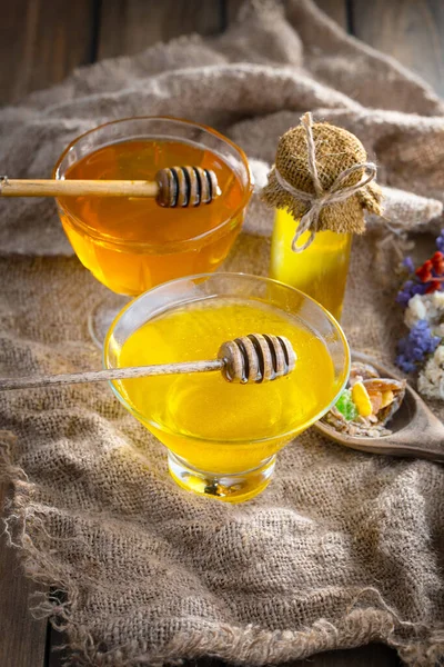 Taraktaki bal arısı.