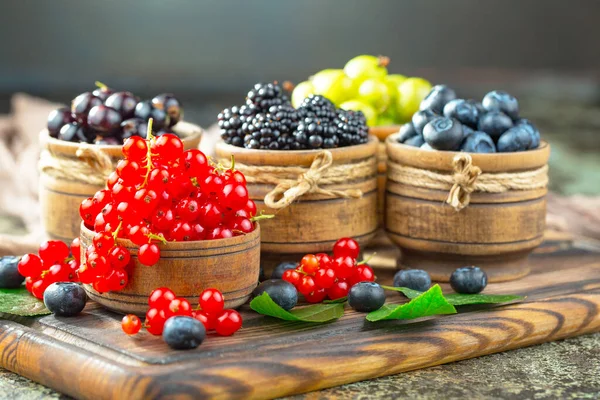 Reife Sommerbeeren Einer Komposition Mit Getränken Gesunde Ernährung — Stockfoto