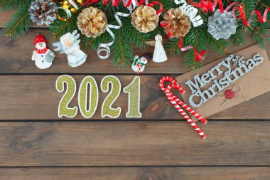 Mutlu Noeller, içinde hediyeler ve Noel süsleri olan kartpostallar.