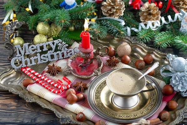 圣诞贺卡 附有礼物 咖啡和圣诞装饰品 — 图库照片