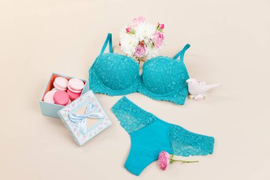 Yumuşak iç çamaşırı takımı.