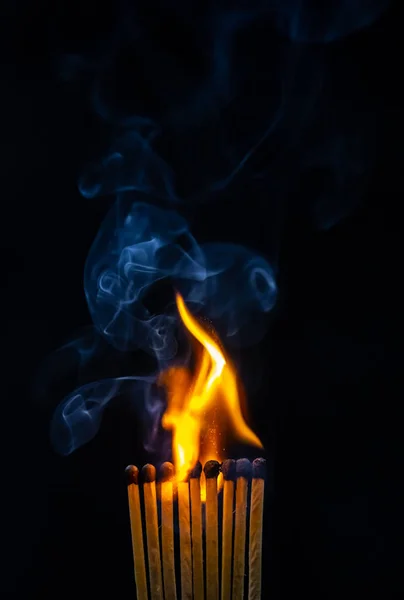 Mérkőzés Gyufa Füst Fekete Háttér Láng — Stock Fotó