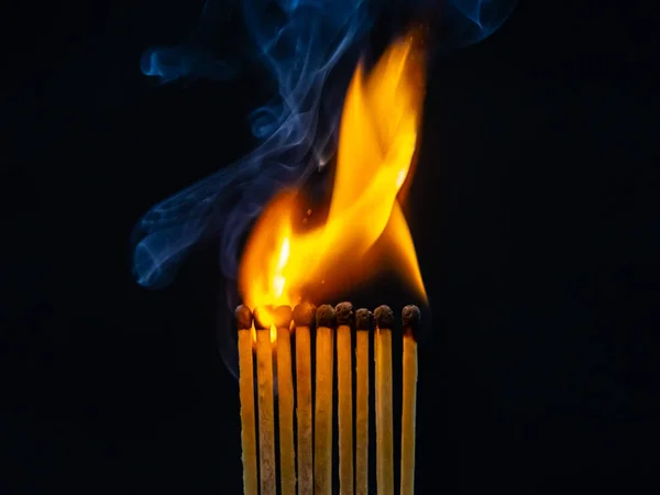 Mérkőzés Gyufa Füst Fekete Háttér Láng Stock Kép