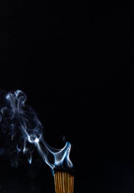 maç, maçlar, duman, siyah arka plan ve alev, yangından sonra