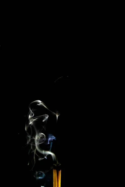 Streichhölzer Streichhölzer Rauch Schwarzer Hintergrund Und Flamme Nach Dem Brand — Stockfoto