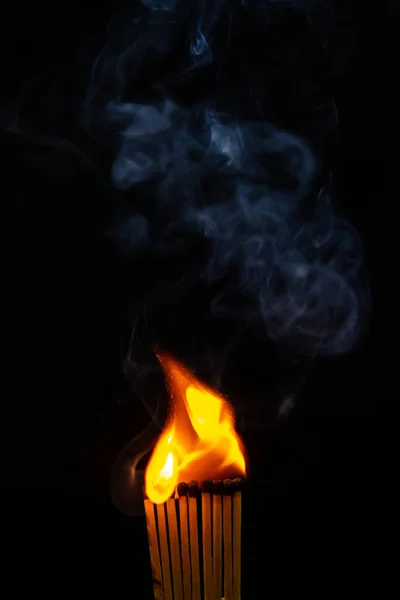 Спичка Спички Дым Черный Фон Пламя — стоковое фото