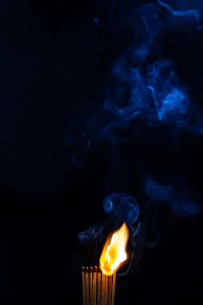 Utkání Zápasy Kouřové Černé Pozadí Plamen — Stock fotografie