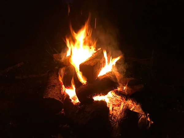 Vreugdevuur Duisternis Nachts Branden Helder — Stockfoto