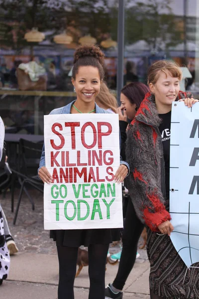 Köpenhamn Danmark September 2018 Vegan Kvinna Blandad Ras Protesterar Mot — Stockfoto