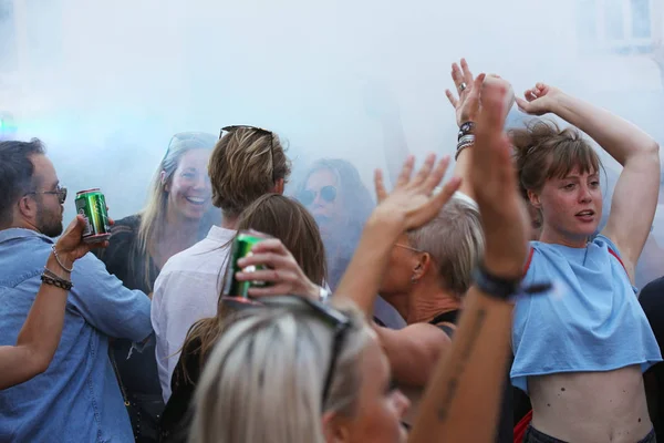 Kopenhaga Dania Maja 2018 Tłum Młodych Ludzi Picie Tańce Zabawie — Zdjęcie stockowe