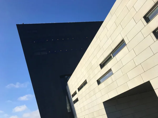 蓝天的现代建筑 丹麦哥本哈根 2020年1月22日 — 图库照片