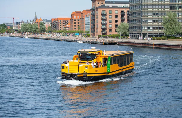 Voll Elektrische Wasserbusfähren Reduzieren Durch Den Einsatz Innovativer Umweltfreundlicher Technologien — Stockfoto