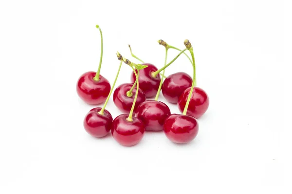 신선한 달콤한 체리 과일, 맛있게 익은 빨간 체리, 베리, 흰색 배경에 고립 — 스톡 사진