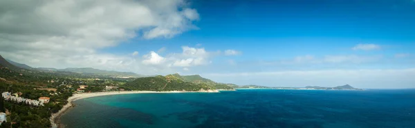 Panorama Flygfoto Till Sandiga Stranden Medelhavet Med Kullar Och Berg — Stockfoto