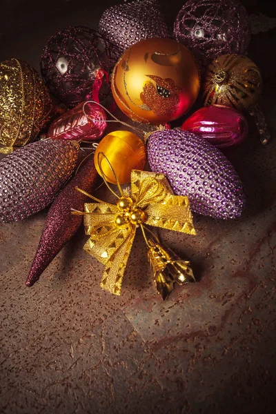 Vintage Kerst 2019 Achtergrond Met Kleurrijk Speelgoed Donker Oppervlak — Stockfoto