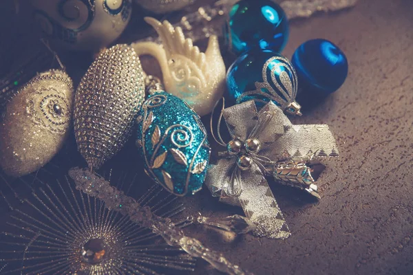 Hermosas Bolas Plata Azul Navidad Para 2019 Año Nuevo Sobre — Foto de Stock