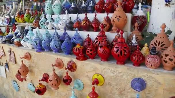 Kurnas Lake Island Crete Greece Shelf Colorful Ceramics Figurines Greek — Stock Video