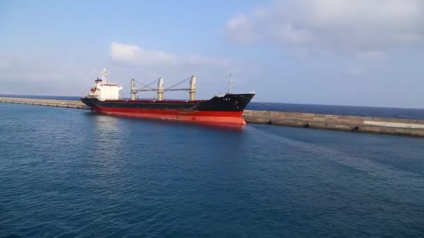 Containerschip Een Zeehaven Schieten Rond Het Schip Vracht Vervoer — Stockvideo