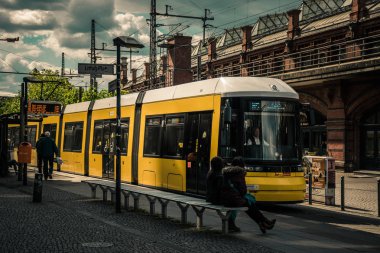 Berlin şehir tramvay, Hackescher Mar sokakta elektrikli tren