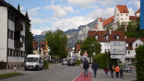 Maj 2019 Fussen Tyskland Fantastisk Turistisk Alpin Med Mysiga Hus — Stockvideo