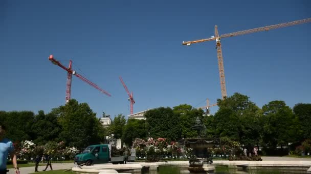 Upływ Czasu Budowie Żurawie Pobliżu Volksgarten Rosengarten Wiedeń Austria Koncepcja — Wideo stockowe