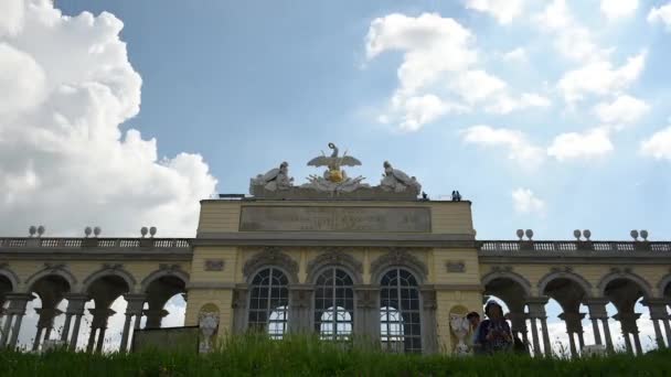 Gloriette Κάτω Από Δραματικό Ουρανό Στο Schonbrunn Schloss Schnbrunn Βιέννη — Αρχείο Βίντεο