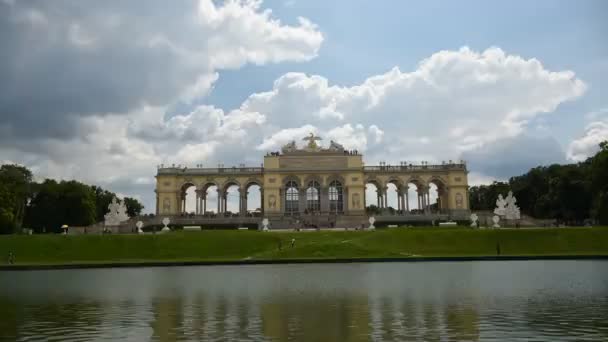 Widok Przodu Gloriette Schonbrunn Schloss Schnbrunn Wiedeń Jedna Głównych Atrakcji — Wideo stockowe