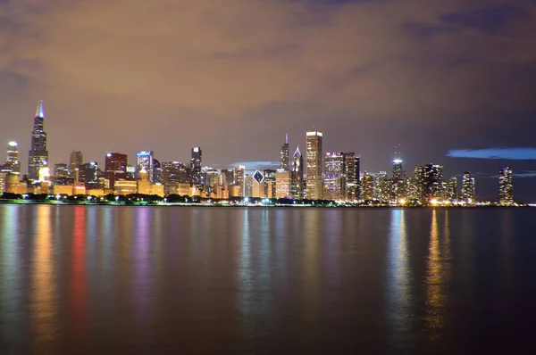 Chicago Illinois Estados Unidos Julio 2014 Skyline Chicago Por Noche — Foto de Stock