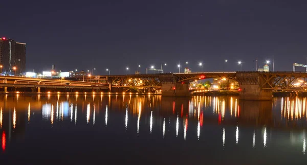 俄勒冈州波特兰 Usa 2015年10月5日 来自东侧的波特兰海滨之夜 — 图库照片