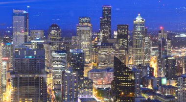 Seattle, Washington, ABD - 17 Nisan 2015: Seattle manzarası, gece