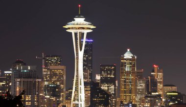 Seattle, Washington, ABD - 17 Nisan 2015: Seattle şehir manzarası ve Space Needle