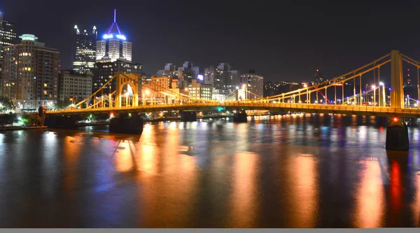Pittsburgh Pennsylvania Usa Juli 2015 Roberto Clemente Bridge Und Pittsburgh — Stockfoto