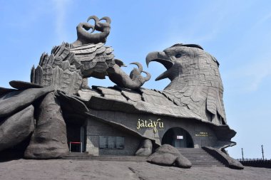 KOLLAM, Kerala, Hindistan - 2 Mart 2019: En büyük beton kuş heykeli