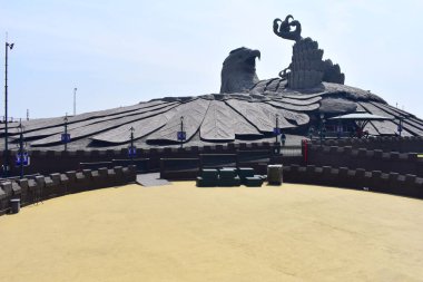 KOLLAM, Kerala, Hindistan - 2 Mart 2019: Jatayu gökyüzüne bakıyor