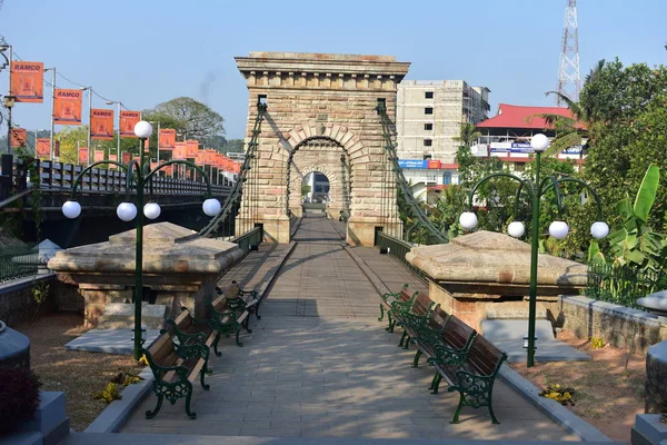 Punalur, Kerala, India - 1 de marzo de 2019: 1877 Punalur Puente colgante — Foto de Stock