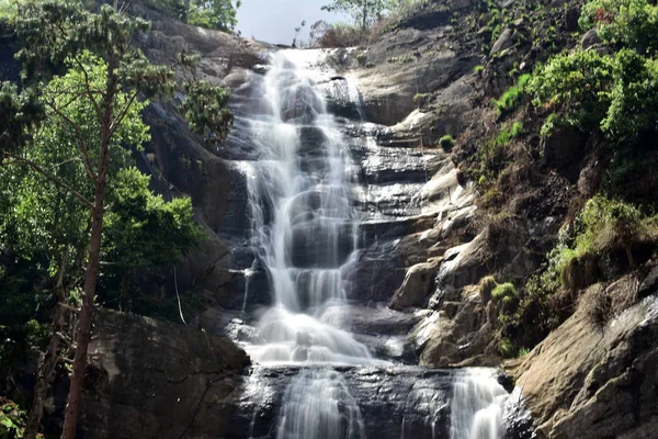 Cascata de prata cai no Kodaikanal — Fotografia de Stock