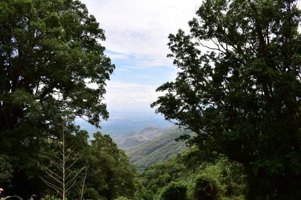 Panoramiczny widok na wschodnie Ghaty z Kodaikanal Hills — Zdjęcie stockowe