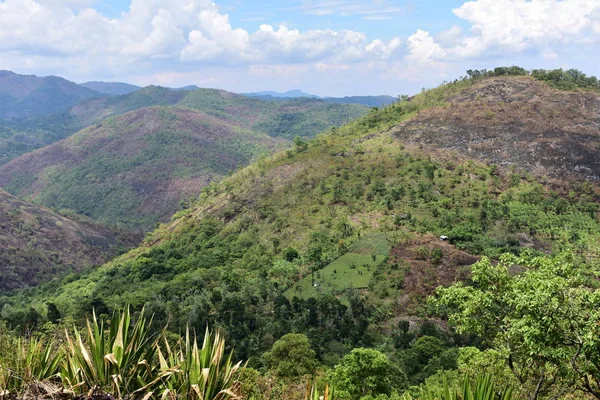 Panorama utsikt över de vackra kullarna från Kodaikanal — Stockfoto