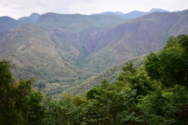 Uitzicht op rat tail Falls in Kodaikanal Hills — Stockfoto