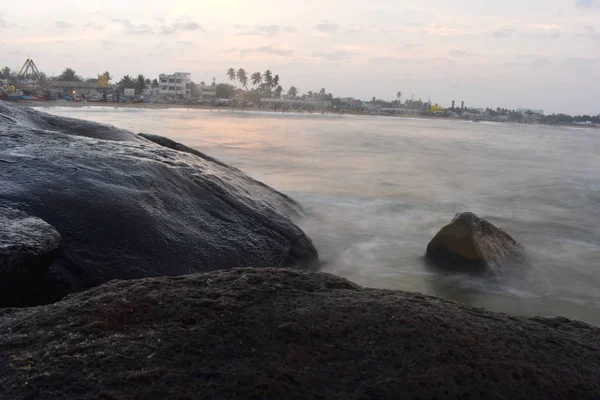 Chennai, Tamilnadu, India: Febrauary 2, 2019-zonsondergang op het strand van Kovalam — Stockfoto