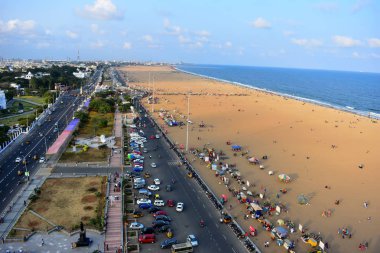 Chennai, Tamilnadu, Hindistan: 26 Ocak 2019 - Deniz feneri Chennai'den Marina plajının görünümü