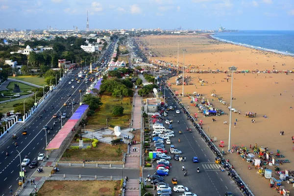 Chennai, Tamilnadu, Indie: 26. ledna 2019-pohled na pláž Marina z majáku Chennai — Stock fotografie