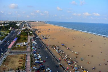 Chennai, Tamilnadu, Hindistan: 26 Ocak 2019 - Deniz feneri Chennai'den Marina plajının görünümü