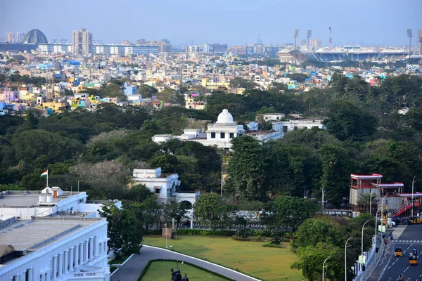 Chennai, Tamilnadu, India: 26 januari 2019-Chennai City skyline vanaf de vuurtoren van de jachthaven — Stockfoto