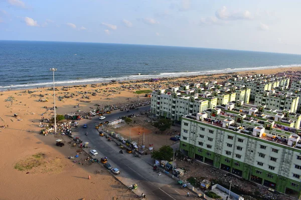 Chennai, Tamilnadu, Indie: 26 stycznia 2019-widok na plażę z Marina Lighthouse — Zdjęcie stockowe