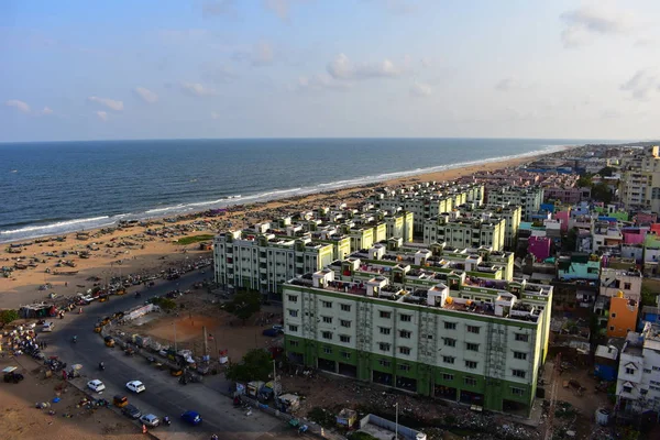 Chennai, Tamilnadu, India: 26 gennaio 2019 - Vista sulla spiaggia dal faro di Marina Foto Stock