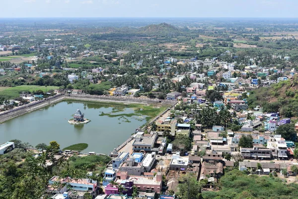 Chennai, Tamilnadu, Hindistan: 14 Nisan 2019 - Vedagiriswarar Tapınağı Göleti — Stok fotoğraf