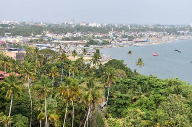 Kollam, Kerala, Hindistan: 2 Mart 2019 - Tangasseri deniz fenerinden bir manzara