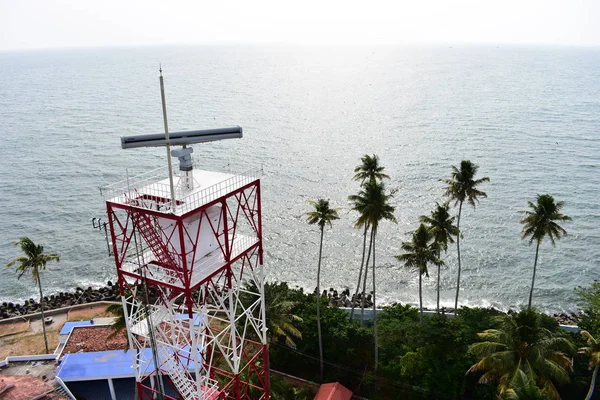 Kollam, Kerala, Indie: 2. březen, 2019-Tangasseri maják a rybářský přístav — Stock fotografie